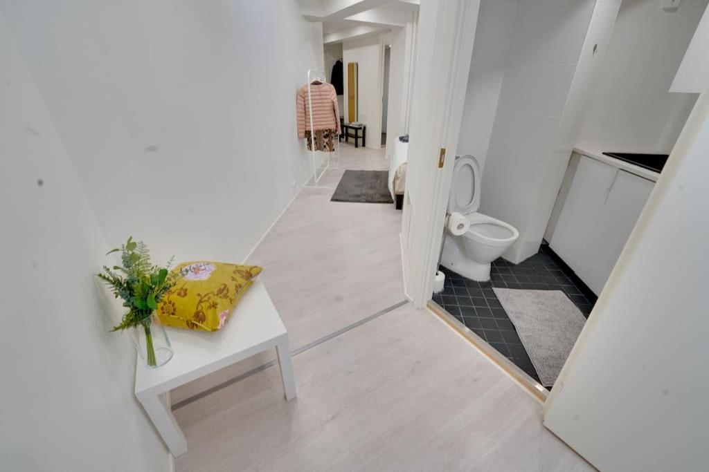 Best Location In Tampere! Modern City Apartment, 2Rooms, Kitchen And Balcony Exterior photo