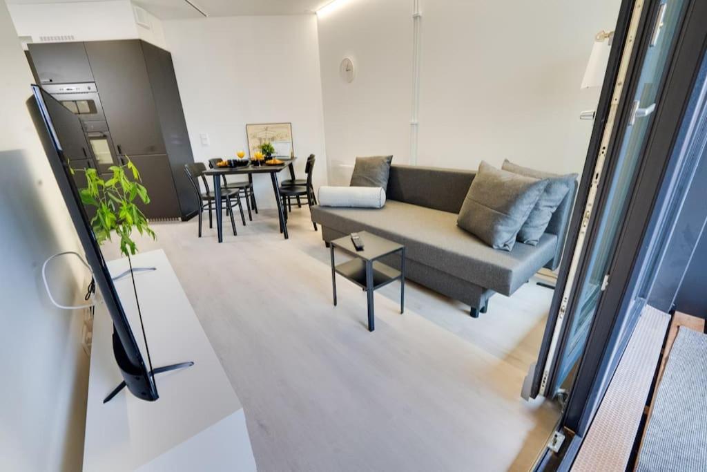Best Location In Tampere! Modern City Apartment, 2Rooms, Kitchen And Balcony Exterior photo