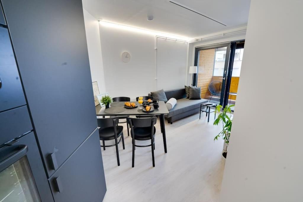 Best Location In Tampere! Modern City Apartment, 2Rooms, Kitchen And Balcony Exterior photo