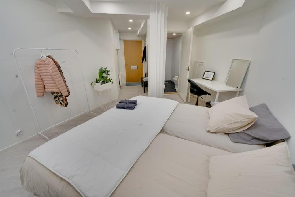 Best Location In Tampere! Modern City Apartment, 2Rooms, Kitchen And Balcony Exterior photo